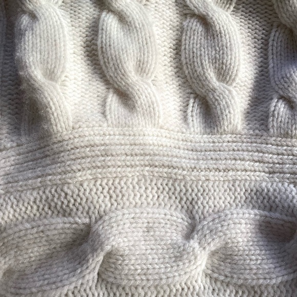 Express Design Studio Cream 100% Cashmere Cable Knit Poncho Wrap Size O/ S - Picture 10 of 12